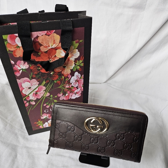 GUCCI Guccissima Sukey Leather Zip Around Wallet in Brown - Picture 3 of 9